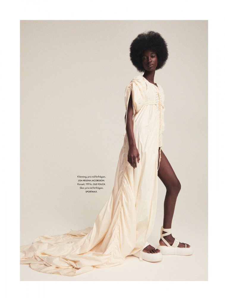 ELLE - SE 022022_downmagaz.net-87 拷貝.jpg