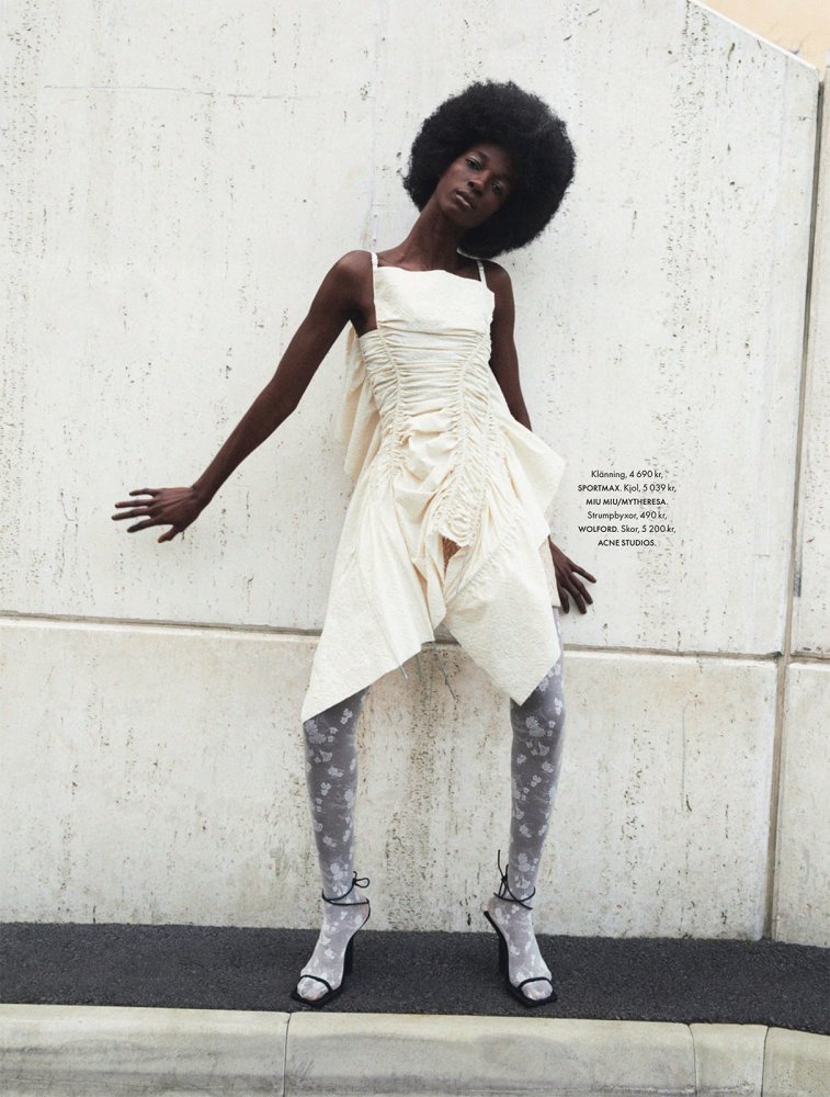 ELLE - SE 022022_downmagaz.net-91 拷貝.jpg
