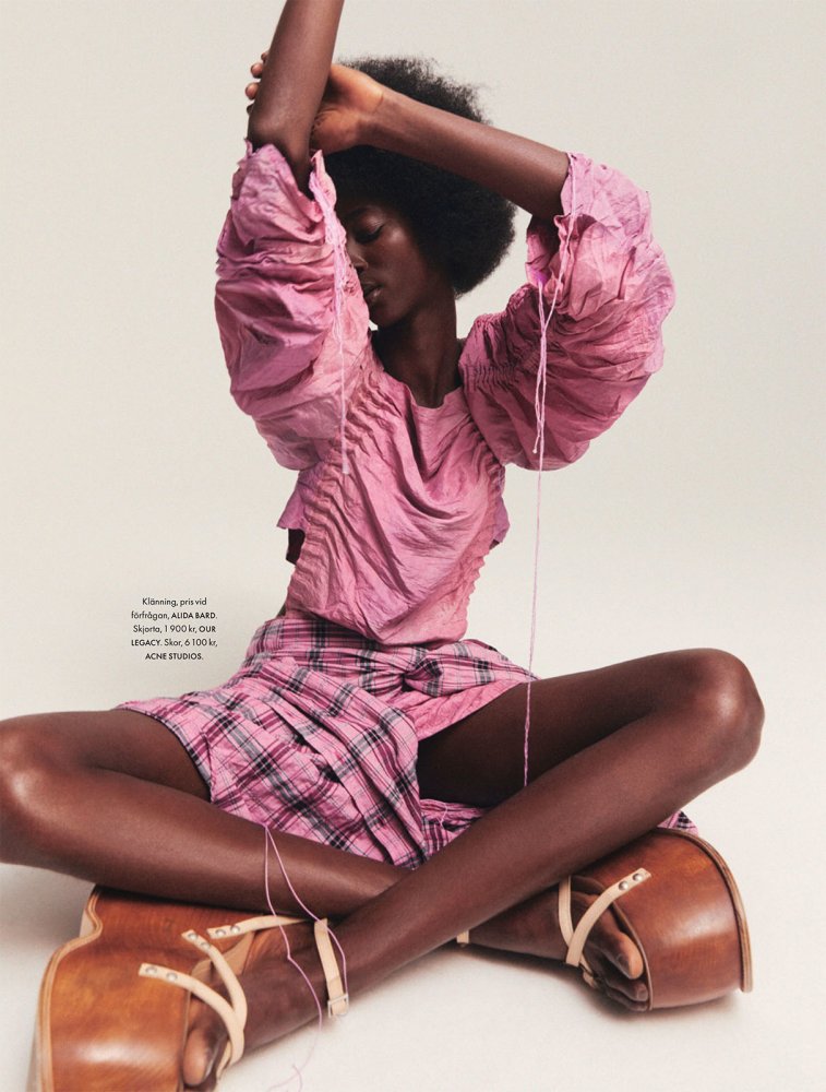 ELLE - SE 022022_downmagaz.net-92 拷貝.jpg