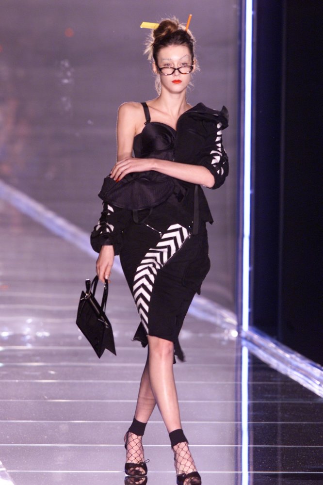 christian-dior-spring-2001-couture-001-anastassia-khozzisova.jpeg