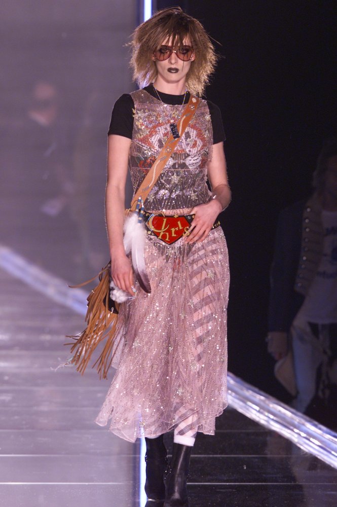christian-dior-spring-2001-couture-023-kim-peers.jpeg
