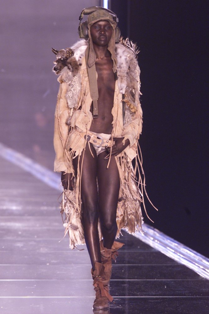 christian-dior-spring-2001-couture-027-alek-wek.jpeg