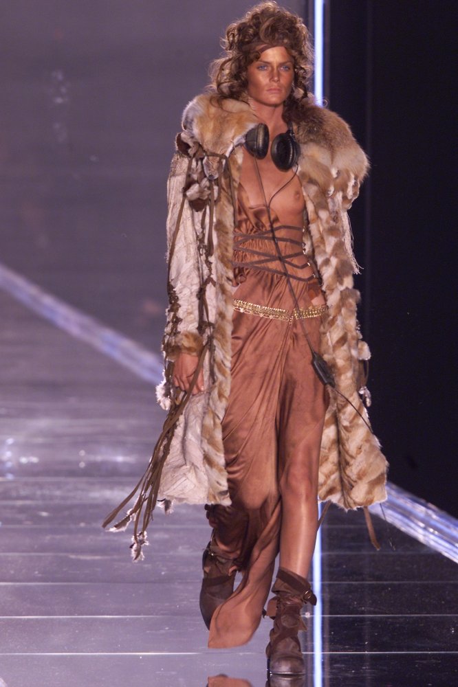 christian-dior-spring-2001-couture-040-mini-anden.jpeg