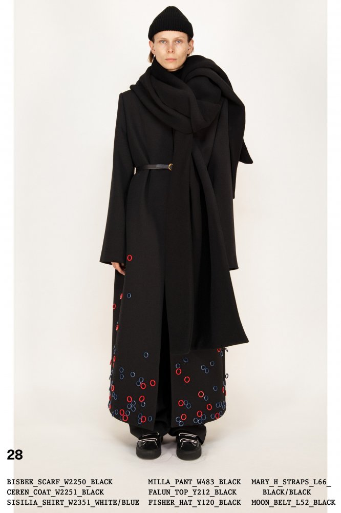 00028-The-Row-Fall-2022-New-York-credit-brand.jpeg