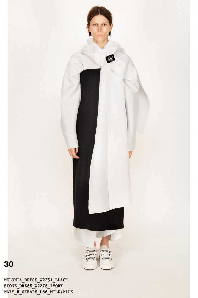 00030-The-Row-Fall-2022-New-York-credit-brand.jpeg