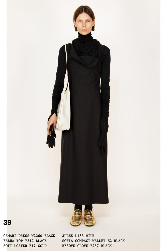 00039-The-Row-Fall-2022-New-York-credit-brand.jpeg