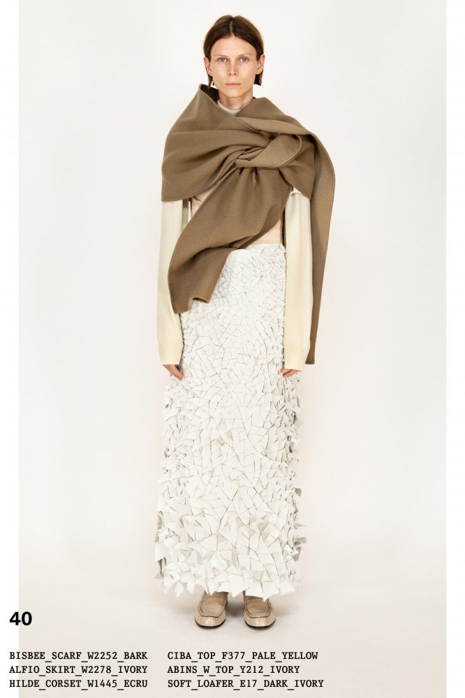 00040-The-Row-Fall-2022-New-York-credit-brand.jpeg