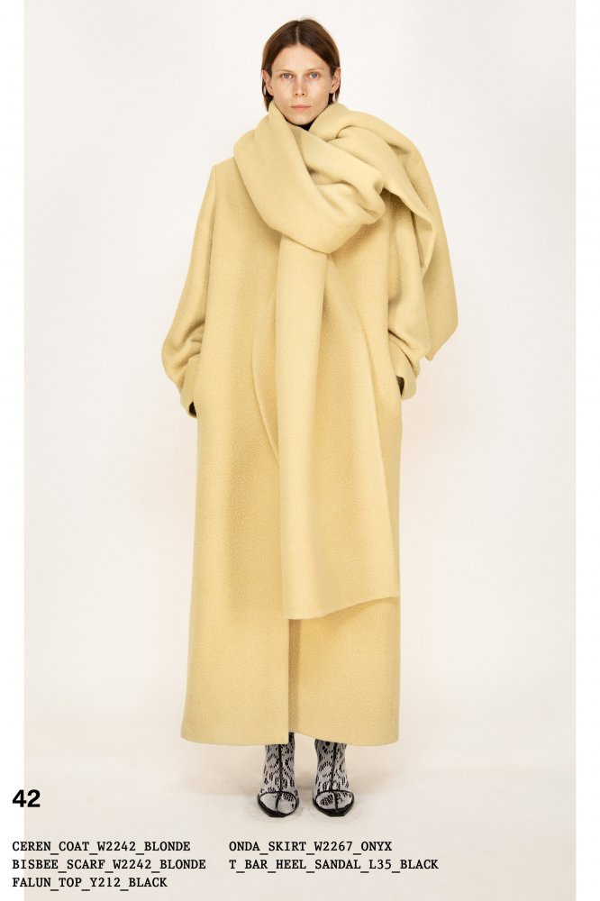 00042-The-Row-Fall-2022-New-York-credit-brand.jpeg