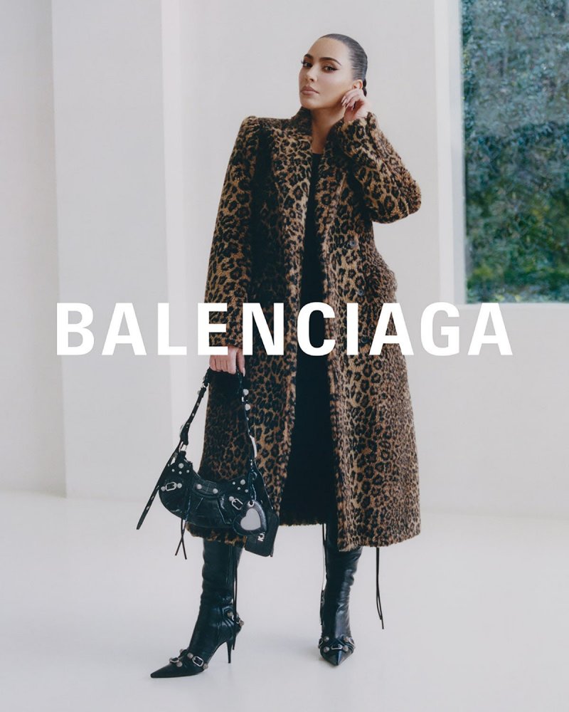 BALENCIAGA-CAMPAIGN-KIM-KARDASHIAN-LOOK-05-LOGO.jpg.jpg