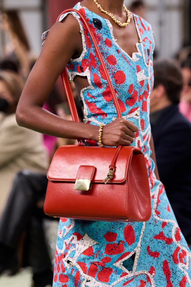 00040-bottega-veneta-fall-2022-ready-to-wear-details-milan-credit-imaxtree.jpeg