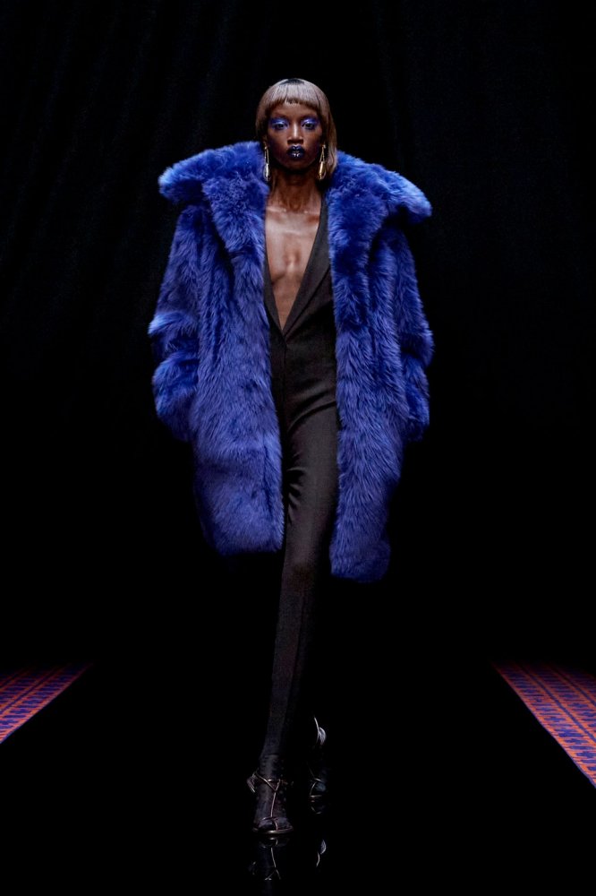 00001-lanvin-fall-22-ready-to-wear-paris-credit-brand.jpg