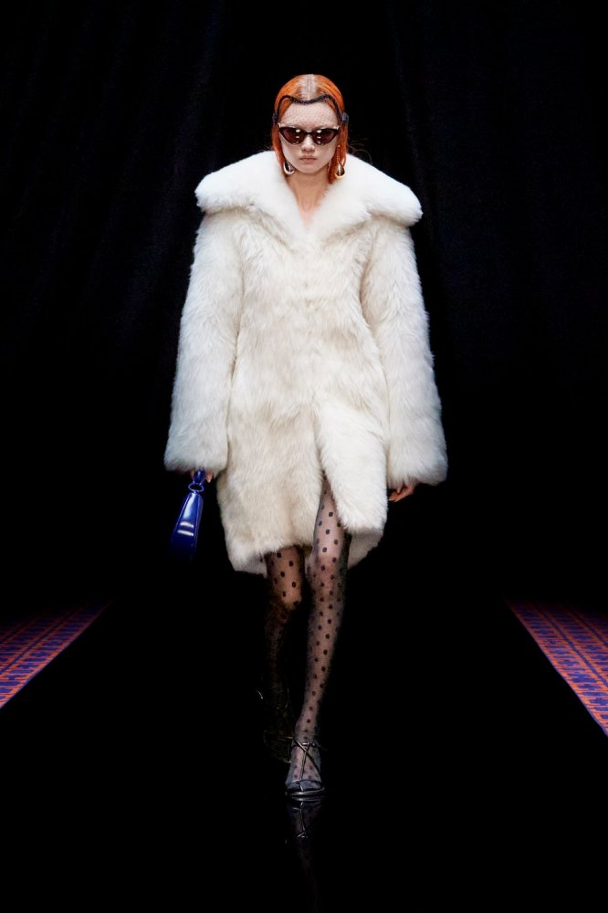 00004-lanvin-fall-22-ready-to-wear-paris-credit-brand.jpg