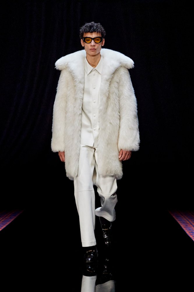 00006-lanvin-fall-22-ready-to-wear-paris-credit-brand.jpg