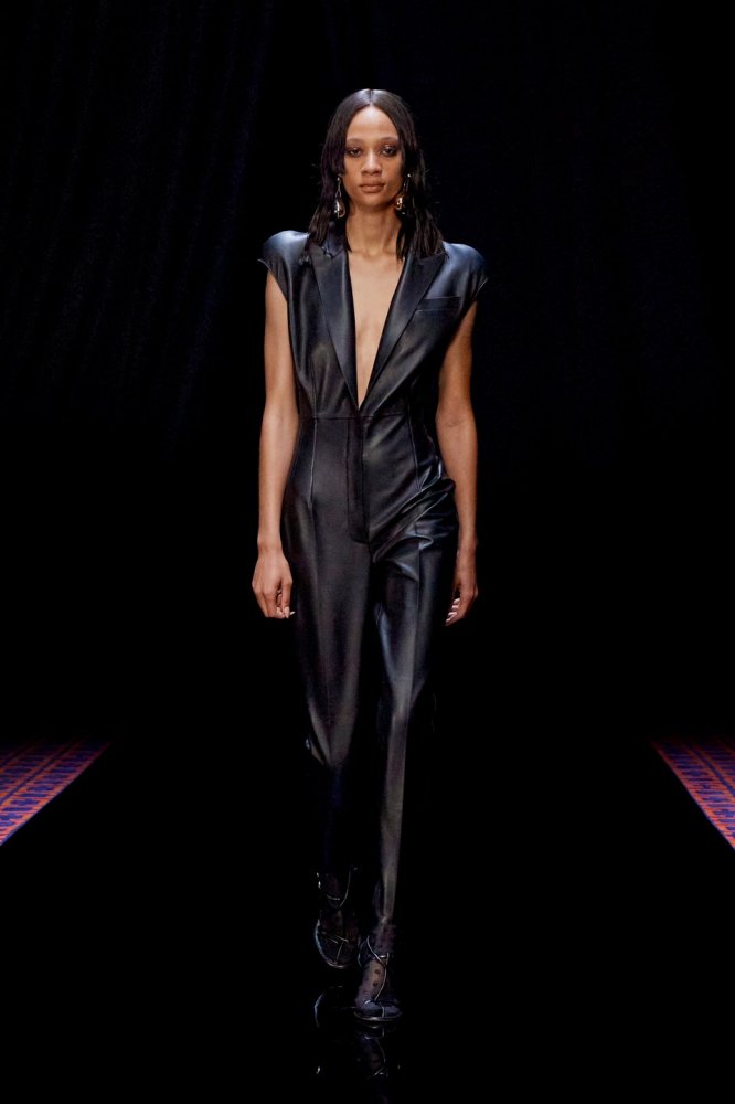00007-lanvin-fall-22-ready-to-wear-paris-credit-brand.jpg