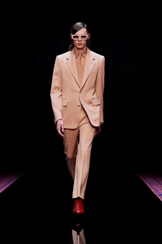 00008-lanvin-fall-22-ready-to-wear-paris-credit-brand.jpg