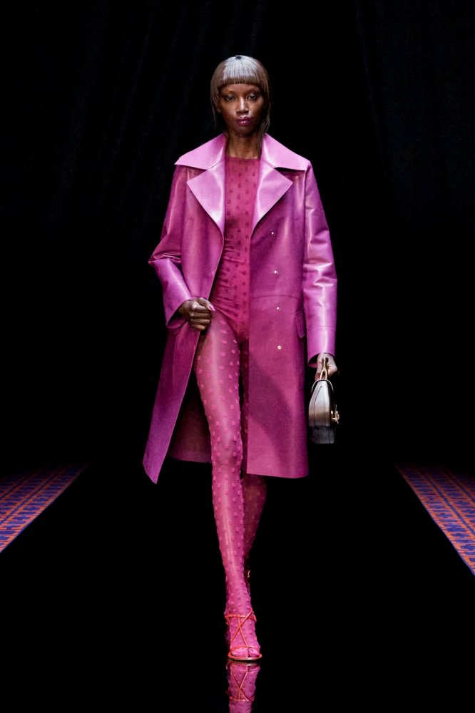 00010-lanvin-fall-22-ready-to-wear-paris-credit-brand.jpg