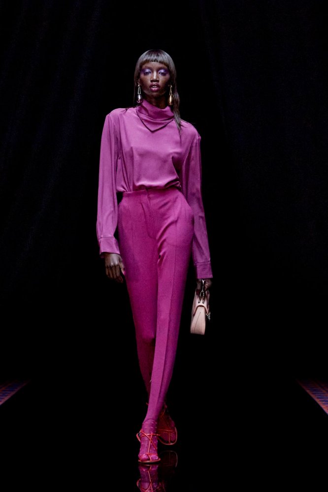 00012-lanvin-fall-22-ready-to-wear-paris-credit-brand.jpg