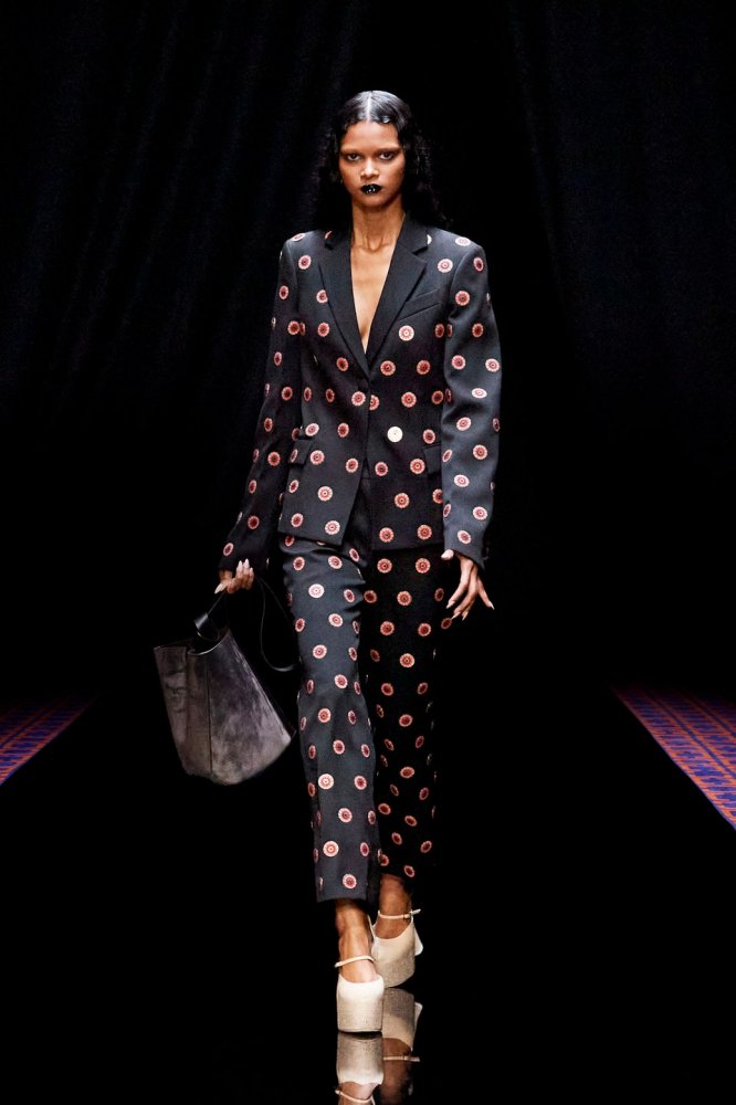 00031-lanvin-fall-22-ready-to-wear-paris-credit-brand.jpg