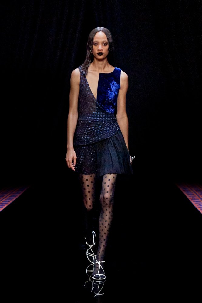 00039-lanvin-fall-22-ready-to-wear-paris-credit-brand.jpg
