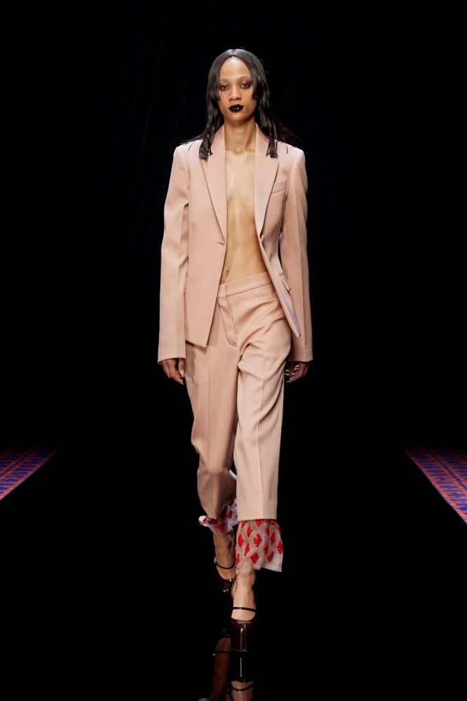 00045-lanvin-fall-22-ready-to-wear-paris-credit-brand.jpg