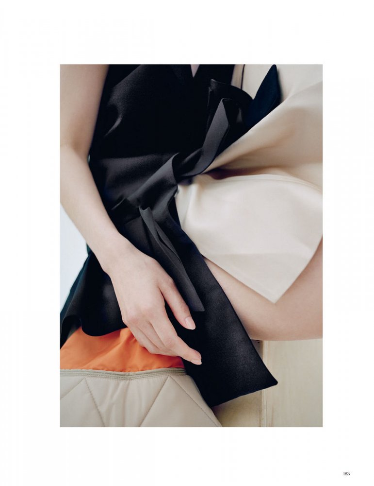 Vogue_Singapore_-_March_2022-185 拷貝.jpg