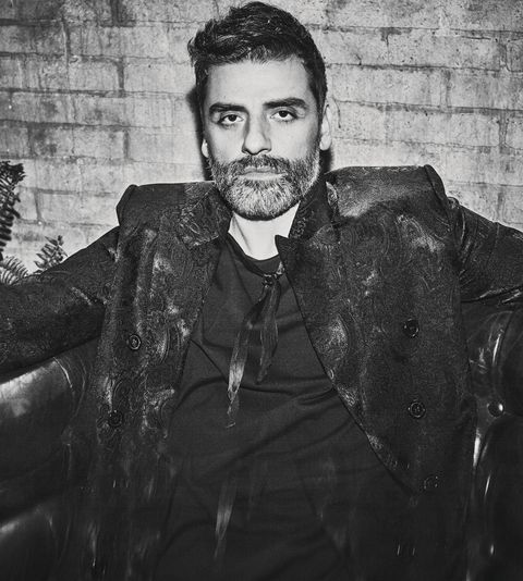 esq040122oscarisaac-001-1648484017.jpg