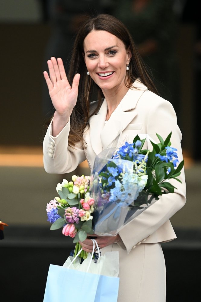 kate middleton in self-portrait dress at the royal college of midwives 2022 10.jpeg