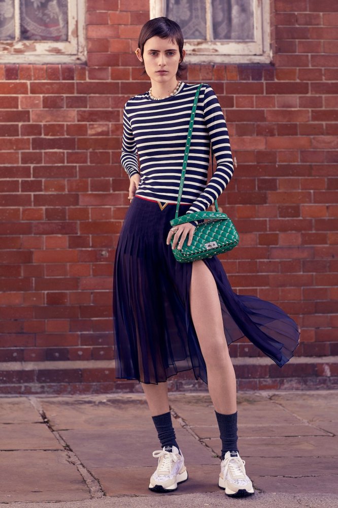 00006-valentino-pre-fall-2022-credit-brand.jpeg