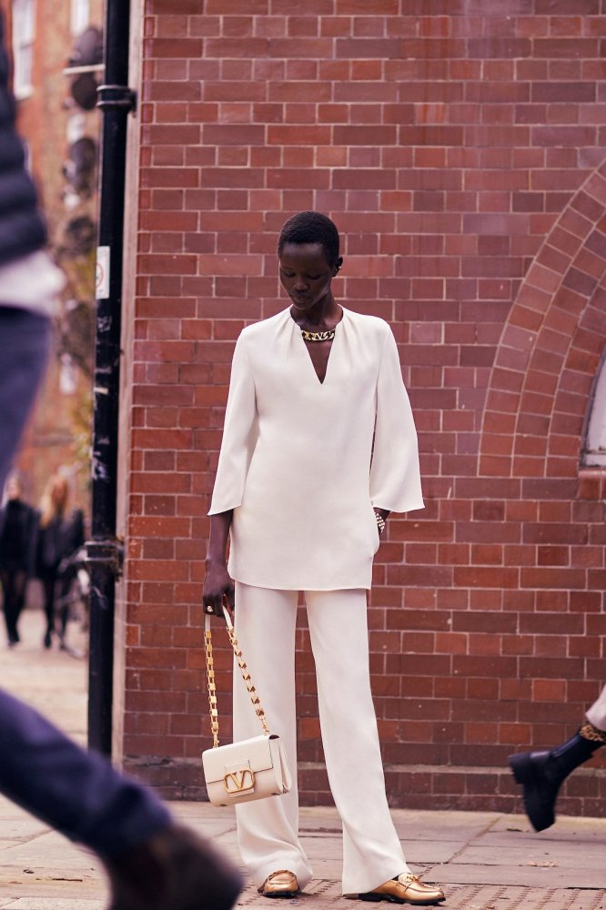 00007-valentino-pre-fall-2022-credit-brand.jpeg