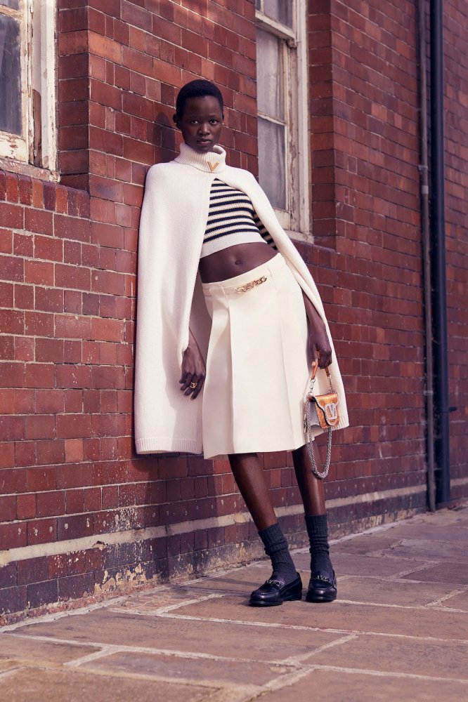 00009-valentino-pre-fall-2022-credit-brand.jpeg