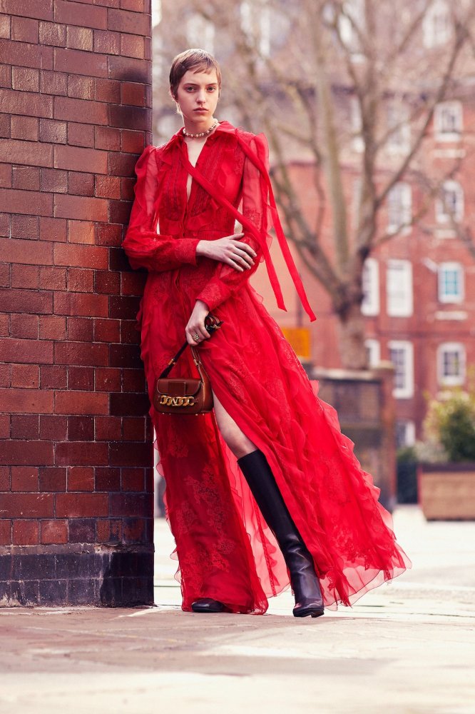 00014-valentino-pre-fall-2022-credit-brand.jpeg