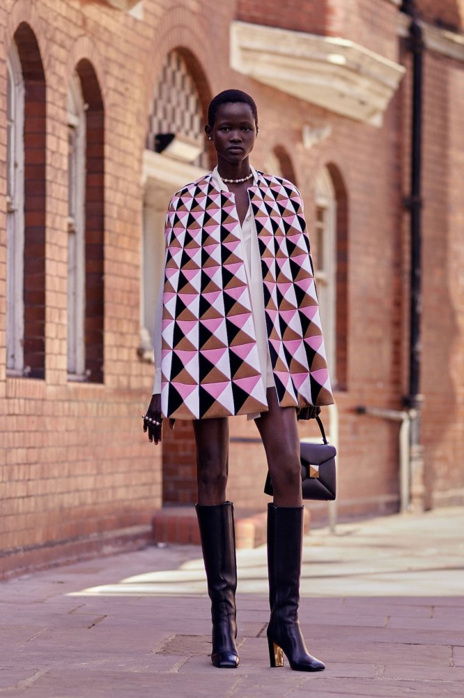 00030-valentino-pre-fall-2022-credit-brand.jpeg