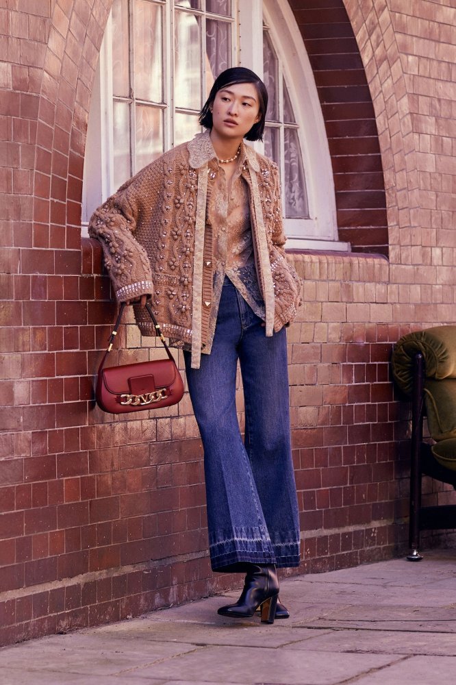 00032-valentino-pre-fall-2022-credit-brand.jpeg