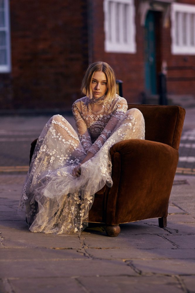 00037-valentino-pre-fall-2022-credit-brand.jpeg