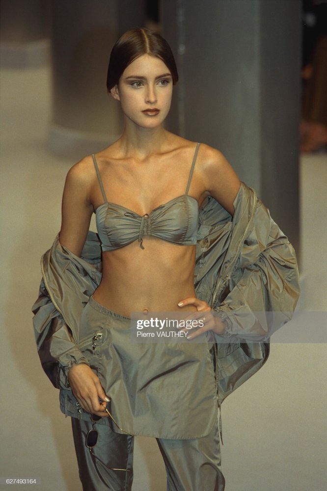 relota-s00mugler.jpg