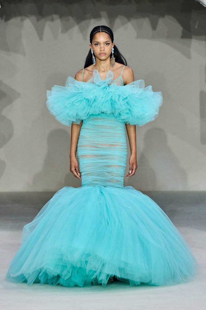 00036-giambattista-valli-fall-2022-couture-credit-gorunway.jpg