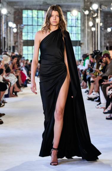 Mathilde Henning Alexandre Vauthier Couture Fall 2022 2.png