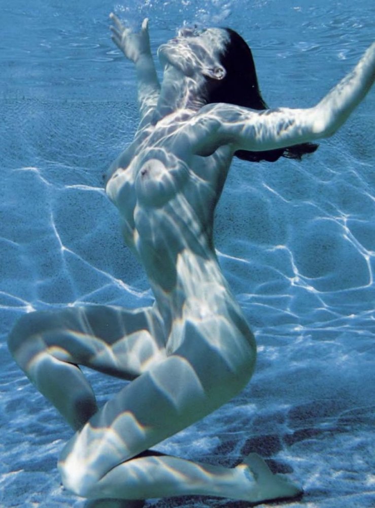 Carre-Otis-Nude-3-1024x1384.jpg