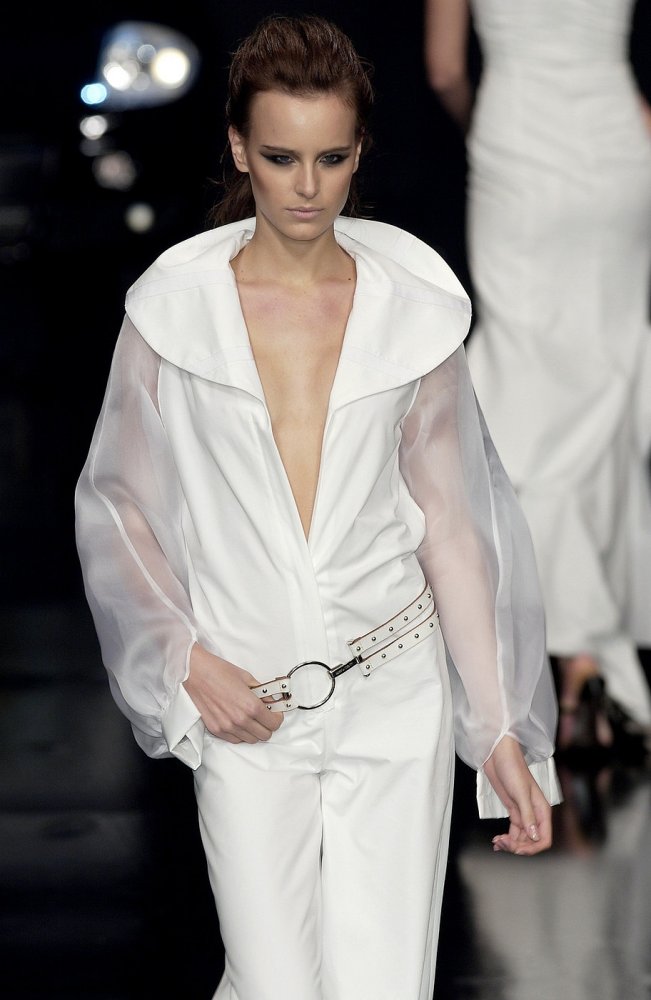 nikaG s04alviero-2.jpg