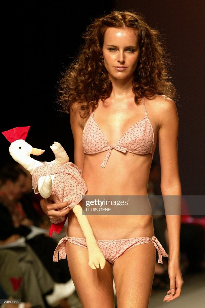 nika s04tcn  2480253.jpg