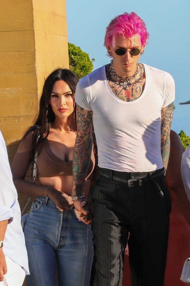 Megan_Fox_-_At_Nobu_in_Malibu2C_California__0605202201.jpg