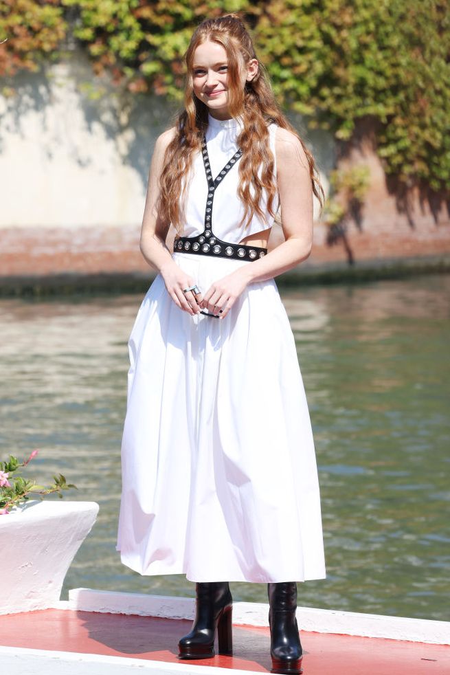 sadie-sink-is-seen-during-the-79th-venice-international-news-photo-1662301294.jpg