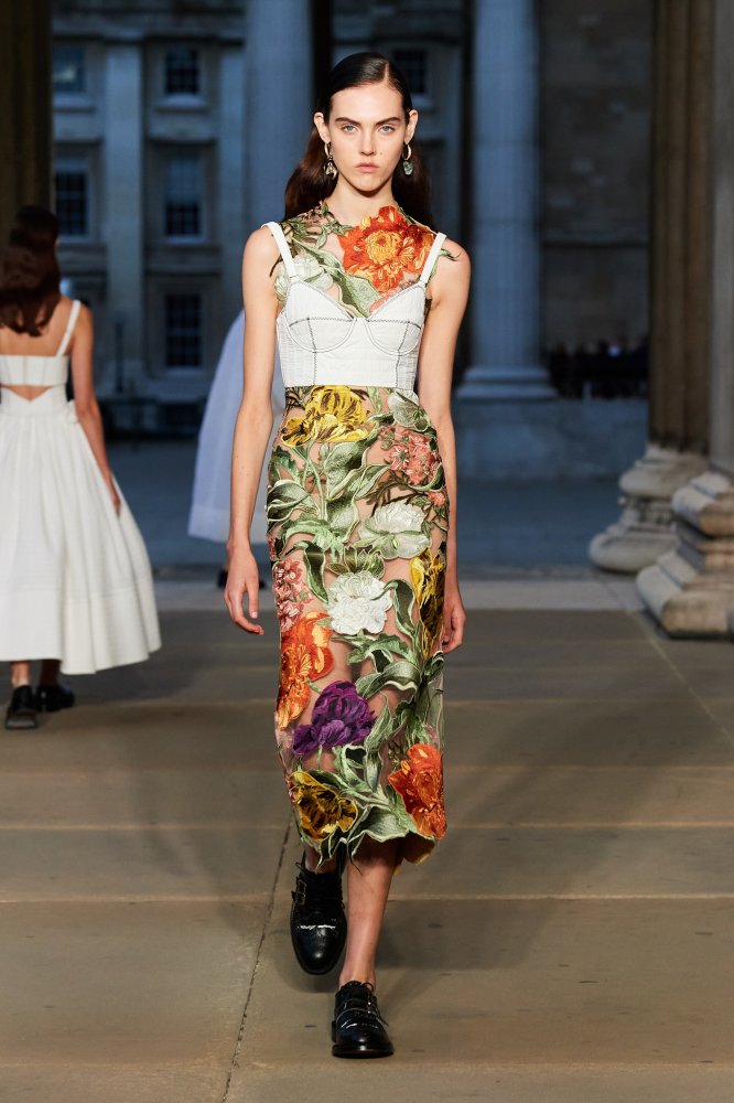 00019-erdem-spring-2023-ready-to-wear-credit-gorunway.jpg 00019-erdem-spring-2023-ready-to-wear-credit-gorunway.jpg