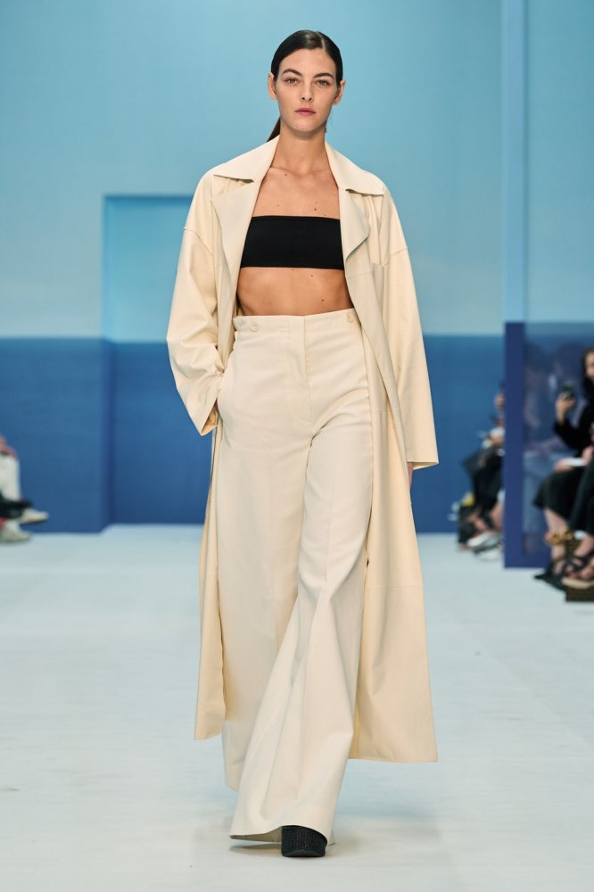 00005-max-mara-spring-2023-ready-to-wear-credit-gorunway.jpg