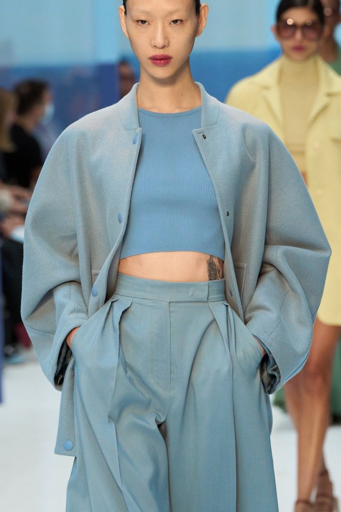 00105-max-mara-spring-2023-ready-to-wear-details-credit-gorunway.jpg