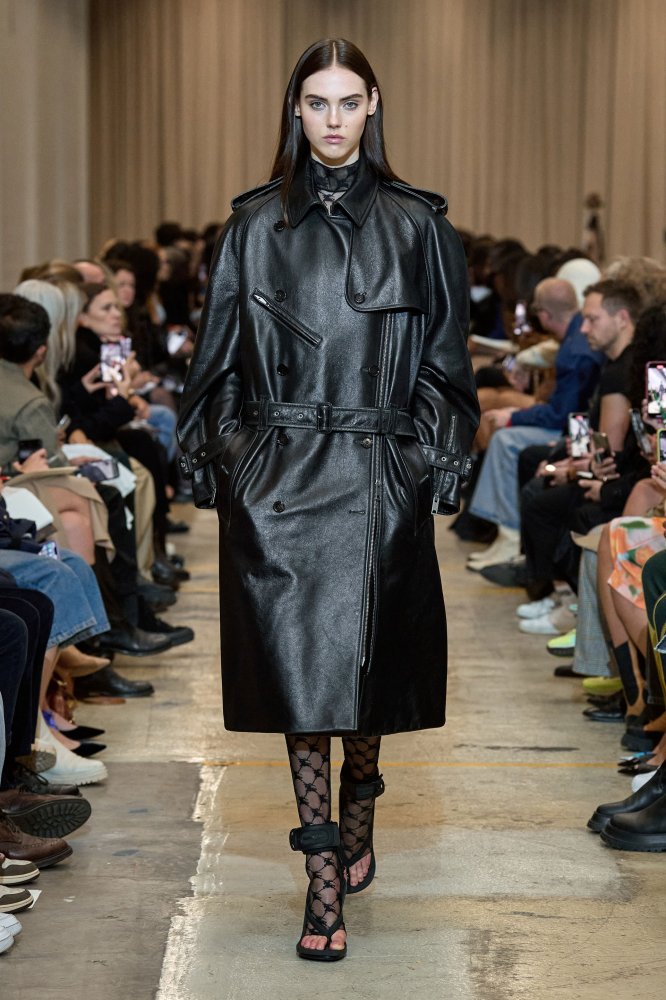 Burberry Spring 2023 Ready-to-Wear Fashion Show