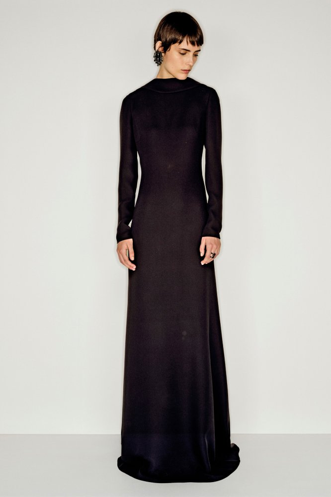 00006-valentino-resort-2023-credit-brand.jpeg