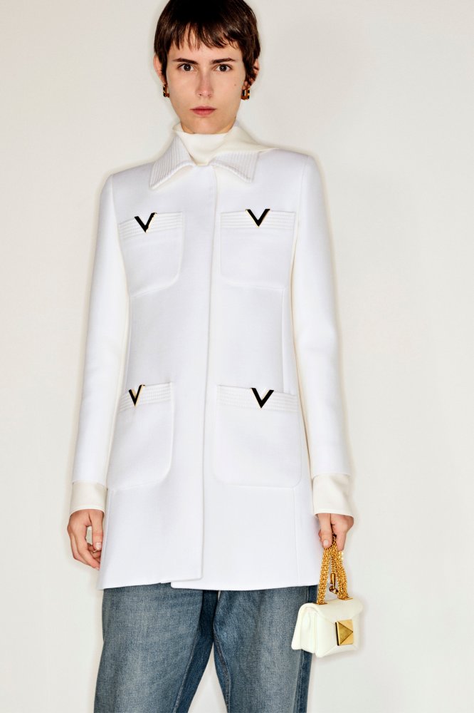 00013-valentino-resort-2023-credit-brand.jpeg