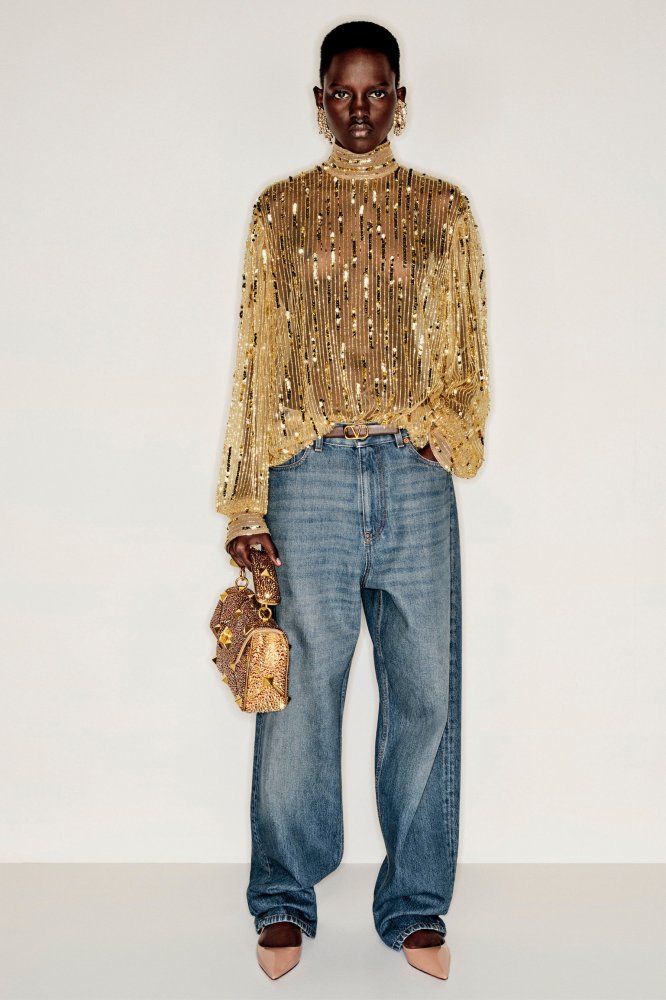 00015-valentino-resort-2023-credit-brand.jpeg