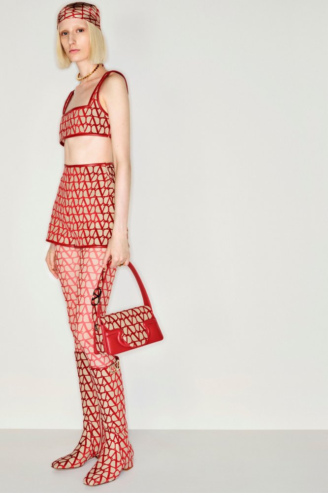 00025-valentino-resort-2023-credit-brand.jpeg